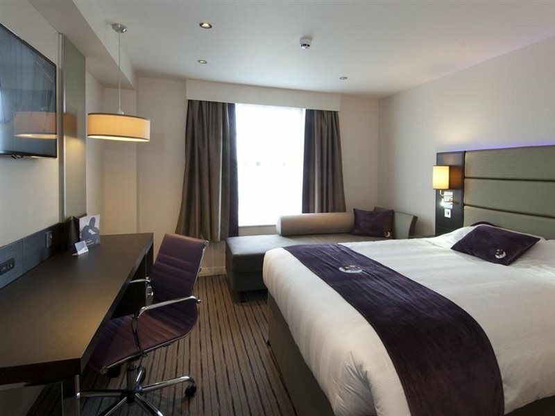 Premier Inn London Heathrow M4/J4 히드로 외부 사진